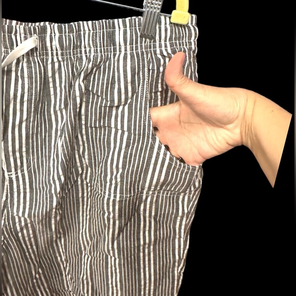 Karen Scott Lisa pull-on shorts women’s plus size 2X black white striped $37 new - Picture 2 of 5